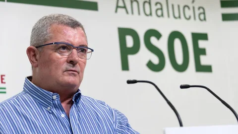 El portavoz del Grupo Parlamentario Socialista, Jesús María Ruiz