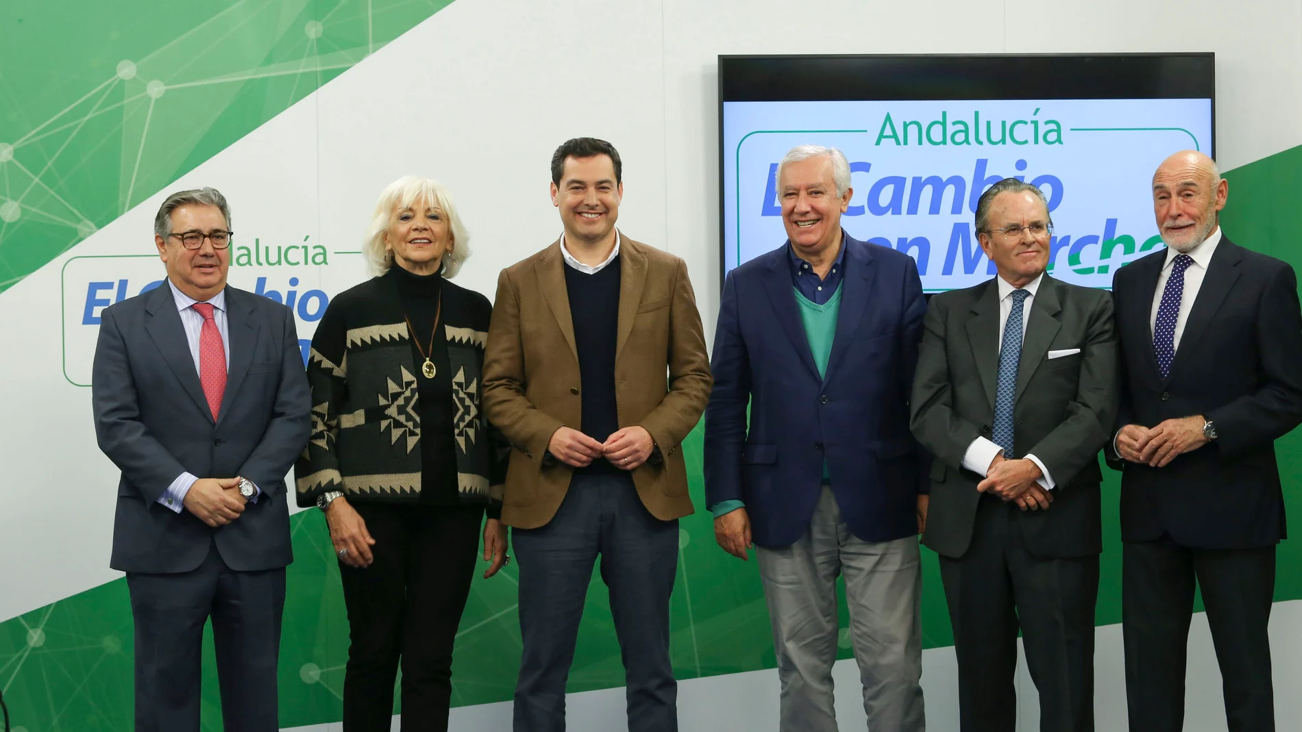 De izquierda a derecha, Juan Ignacio Zoido, Teófila Martínez, Juanma Moreno, Javier Arenas, Antonio Hernández Mancha y Gabino Puche, ayer en la sede del PP andaluz
