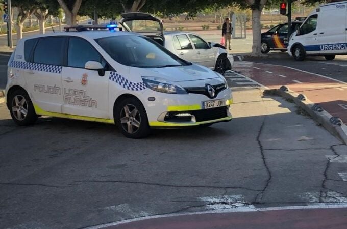 Una patrulla de la Policía Local de Almería