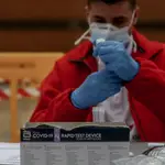 Realización de test de antígenos en la ZBS de San Juan de la Cruz (Pozuelo de Alarcón)