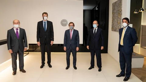 De izquierda a derecha, Santiago Aguirre, Presidente de Savills Aguirre Newman; Hugh Elliott, Embajador de Reino Unido en España; José Luis Martínez-Almeida, Alcalde de Madrid; y Luis Pardo, Presidente de la Cámara de Comercio Británica en España.TAREKMJ / TAREKMJ23/11/2020