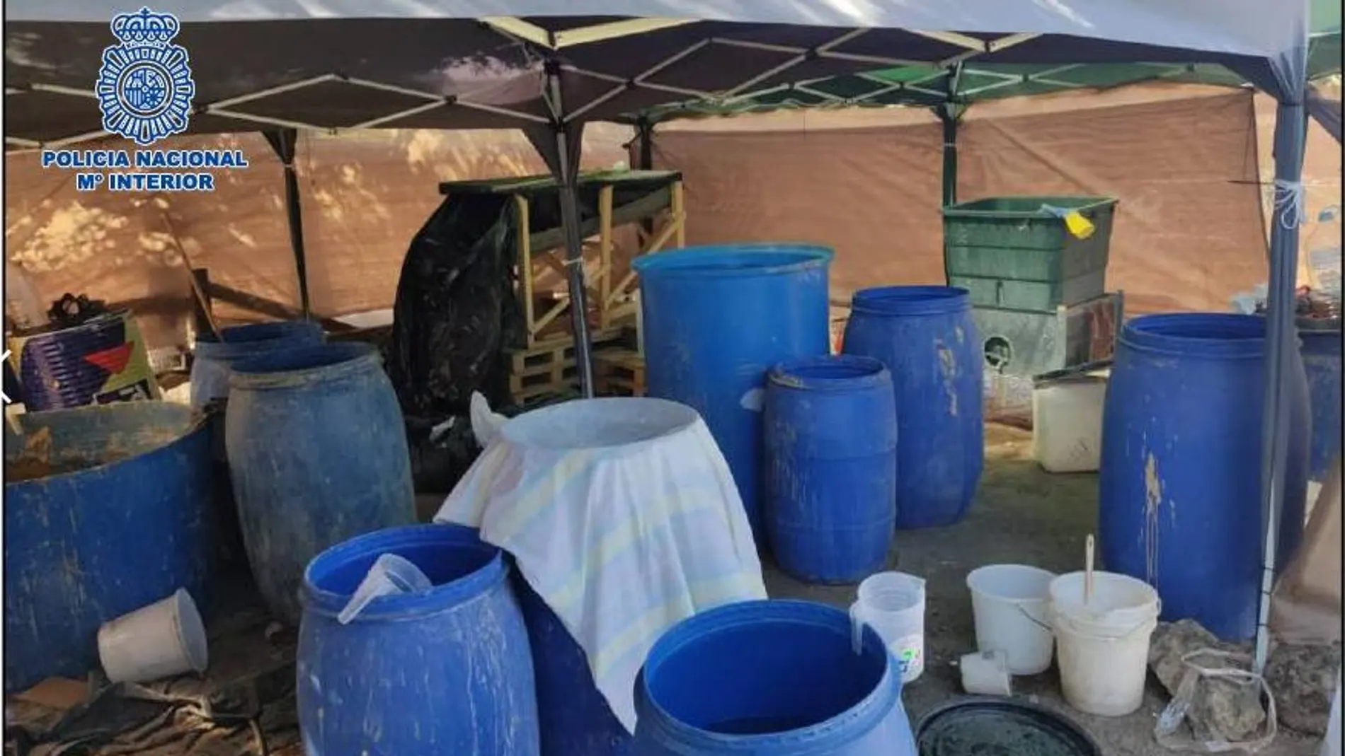 Aspecto del laboratorio desmantelado por la Policía