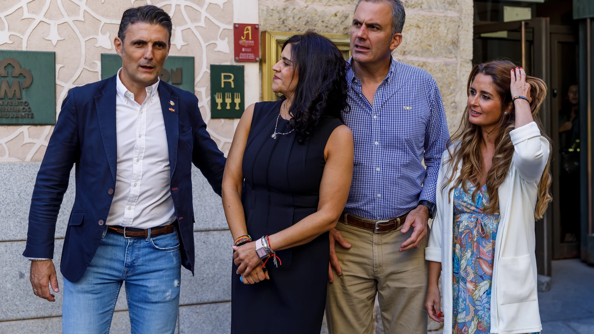 De I a D: el diputado, Rodrigo Jiménez; la presidenta de Vox en Segovia, el secretario general de Vox, Javier Ortega Smith; y la procuradora, Susana Suárez; tras la presentación del nuevo Comité Ejecutivo Provincial (CEP) de la formación en Segovia