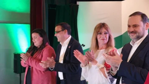 El ministro José Luis Ábalos, a la derecha de la imagen, estuvo el pasado sábado en Huelva, en un acto para conmemorar los cuarenta años de autonomía de la comunidad
