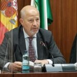 El consejero de Educación, Javier Imbroda, en el Parlamento andaluz