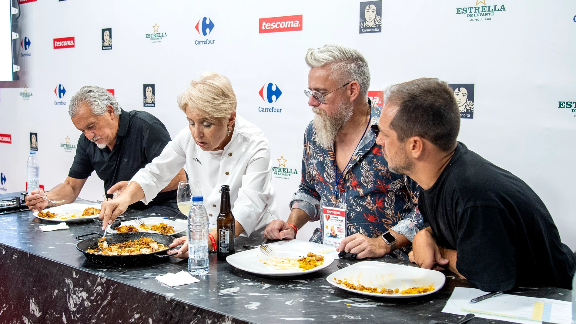 Susi Díaz, Paco Torreblanca, José Piñero y ‘El Langui’ eligen un arroz con salmonetes y ñora como ganador del concurso Mejor Arroz del Mediterráneo