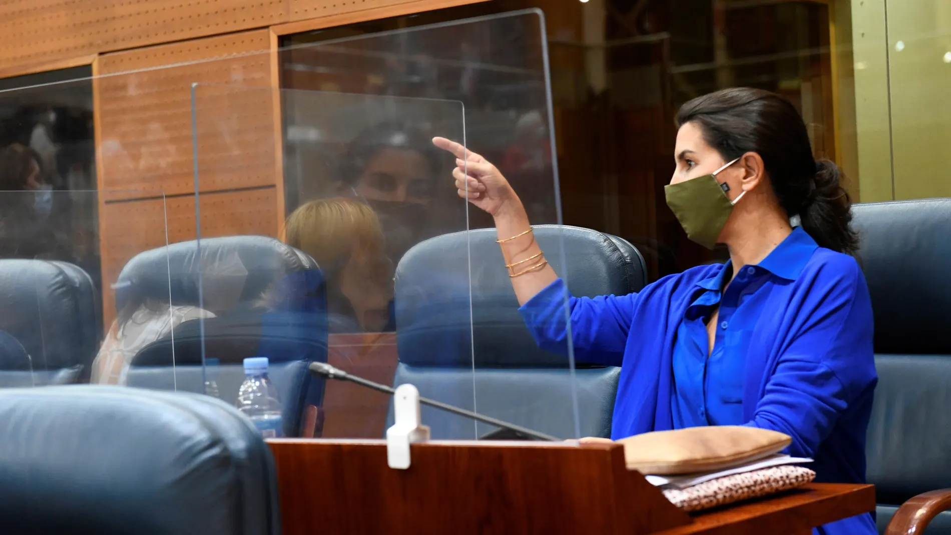 Vox exige a Ayuso que “tome las riendas” y evite la “dictadura” de Sánchez