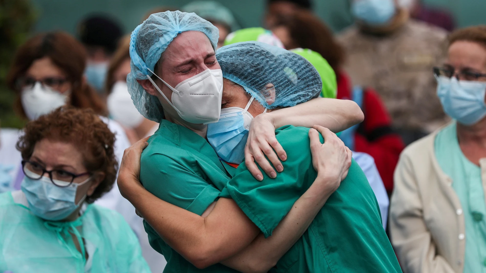 Imagen de trabajadores del hospital Severo Ochoa, en Leganés