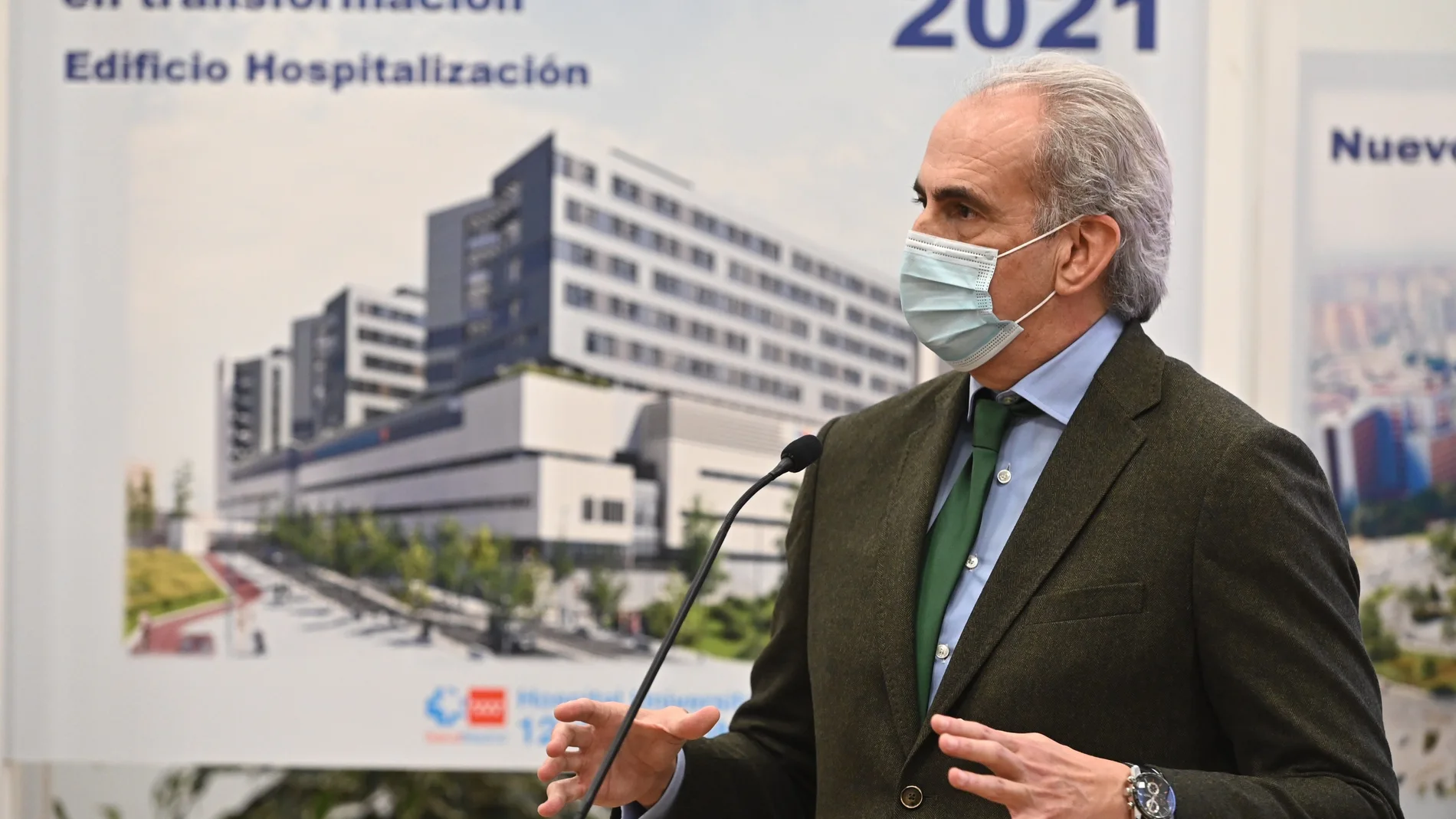 El consejero de Sanidad de la Comunidad de Madrid, Enrique Ruiz Escudero, durante su intervención en la presentación del nuevo edificio de hospitalización y técnico asistencial del Hospital Universitario 12 de Octubre