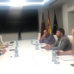 Imagen del encuentro entre el consejero de Economía, Hacienda y Administración Digital, Luis Alberto Marín, y representantes de COAG-IR