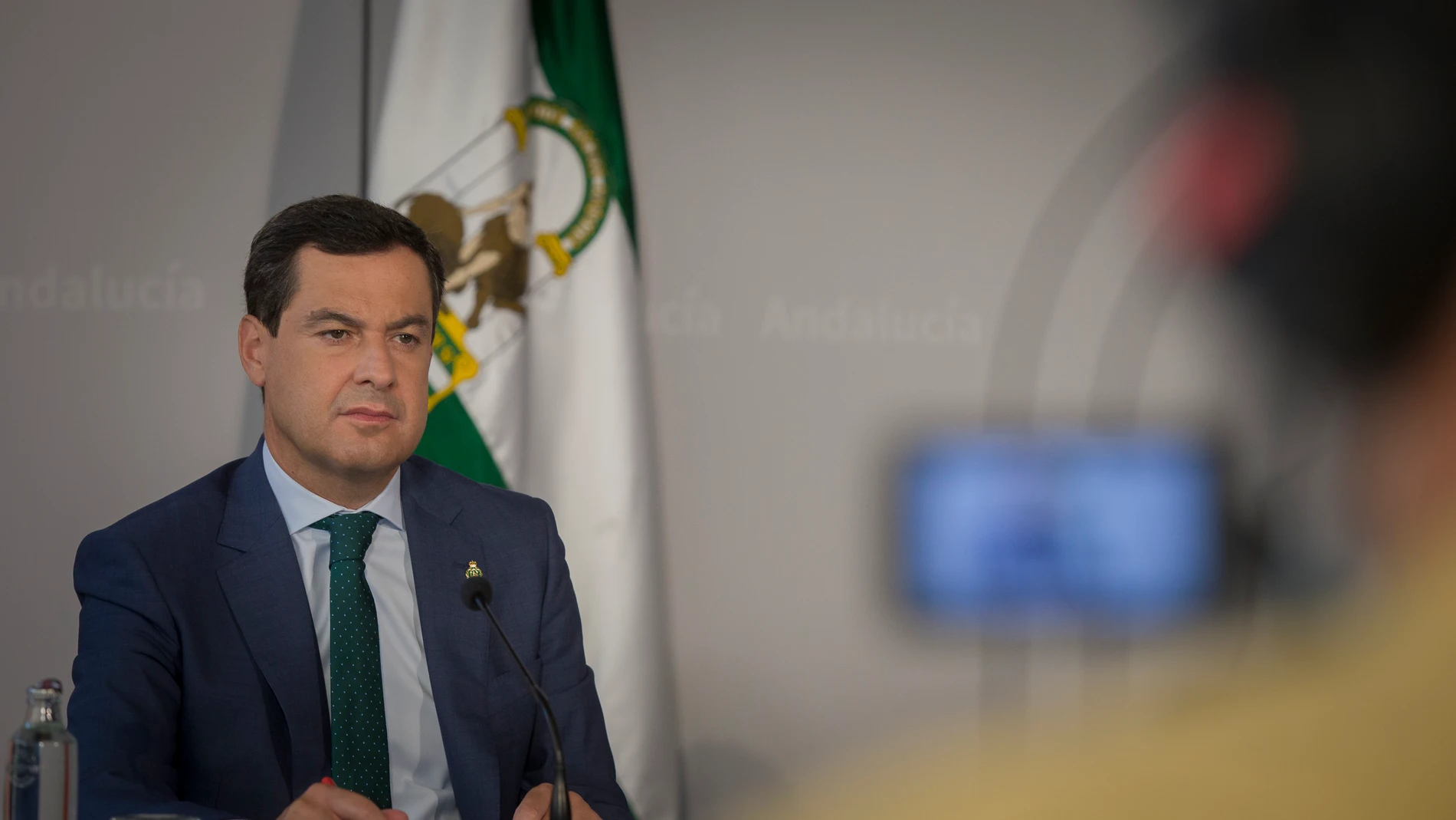 Juanma Moreno firma telemáticamente un acuerdo para la cesión de respiradores al Sistema de Integración Centroamericana