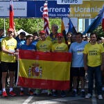 El alcalde de Madrid, José Luis Martínez-Almeida, participa en la marcha solidaria de 5 Kilómetros "Carrera Madrid Futuro Por Ucrania", este sábado en la Plaza de Cuzco en Madrid