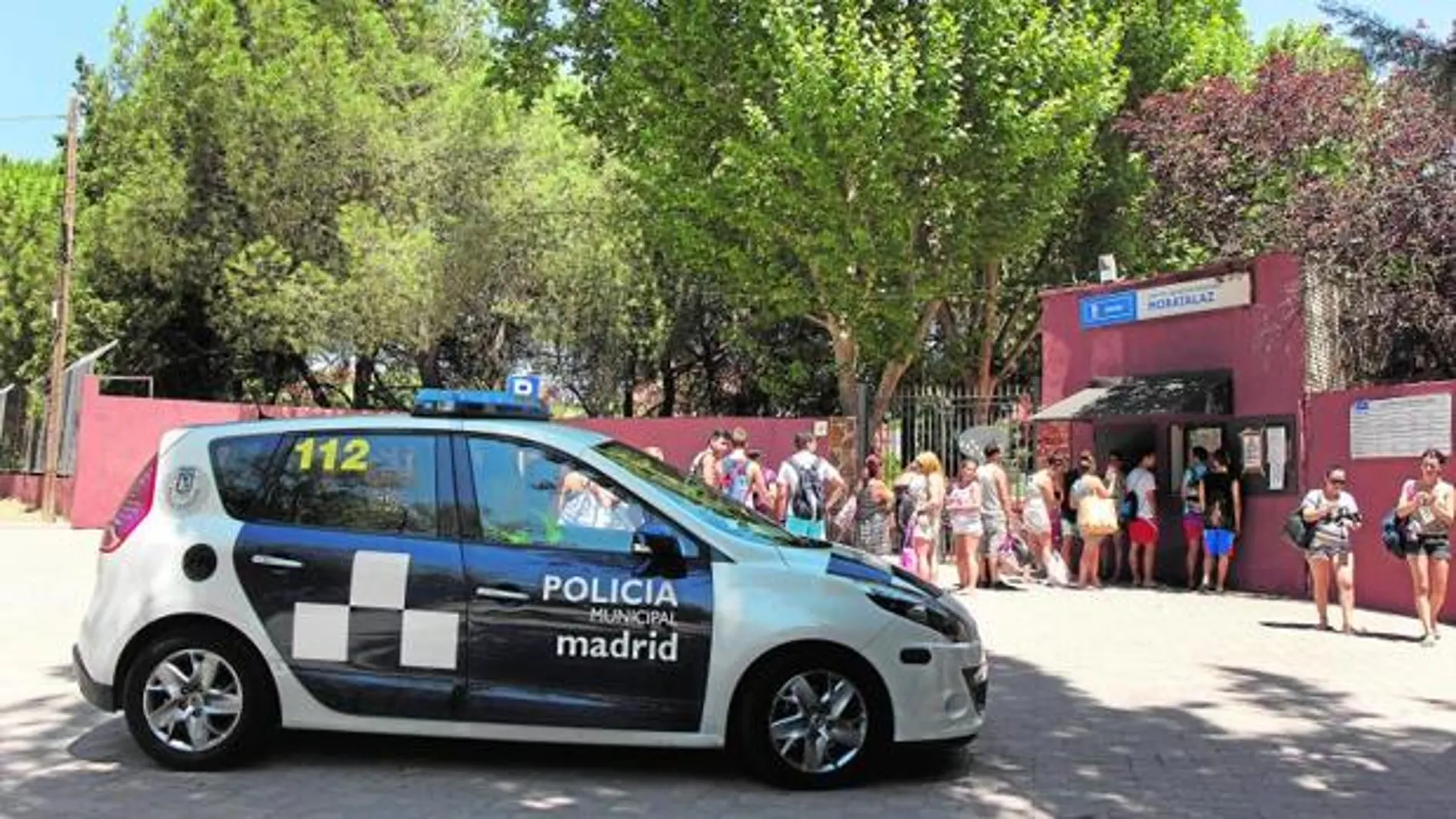 Coche de la Policía Municipal de Madrid en Moratalaz