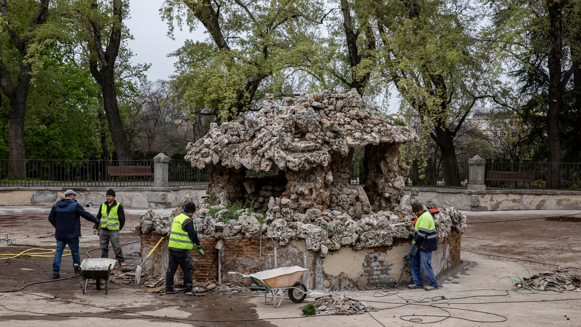 Obras de la fuente de las Campanillas en el Retiro