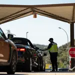 La Policía Nacional ha reforzado estos días las fronteras ante la previsible entrada en España de antisistema atraídos por la cumbre de la OTAN