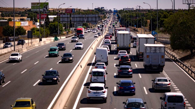 Tráfico en la A-4, antigua Autovía de Andalucía, a su paso por Pinto