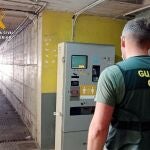 Agente de la Guardia Civil durante un operativo
