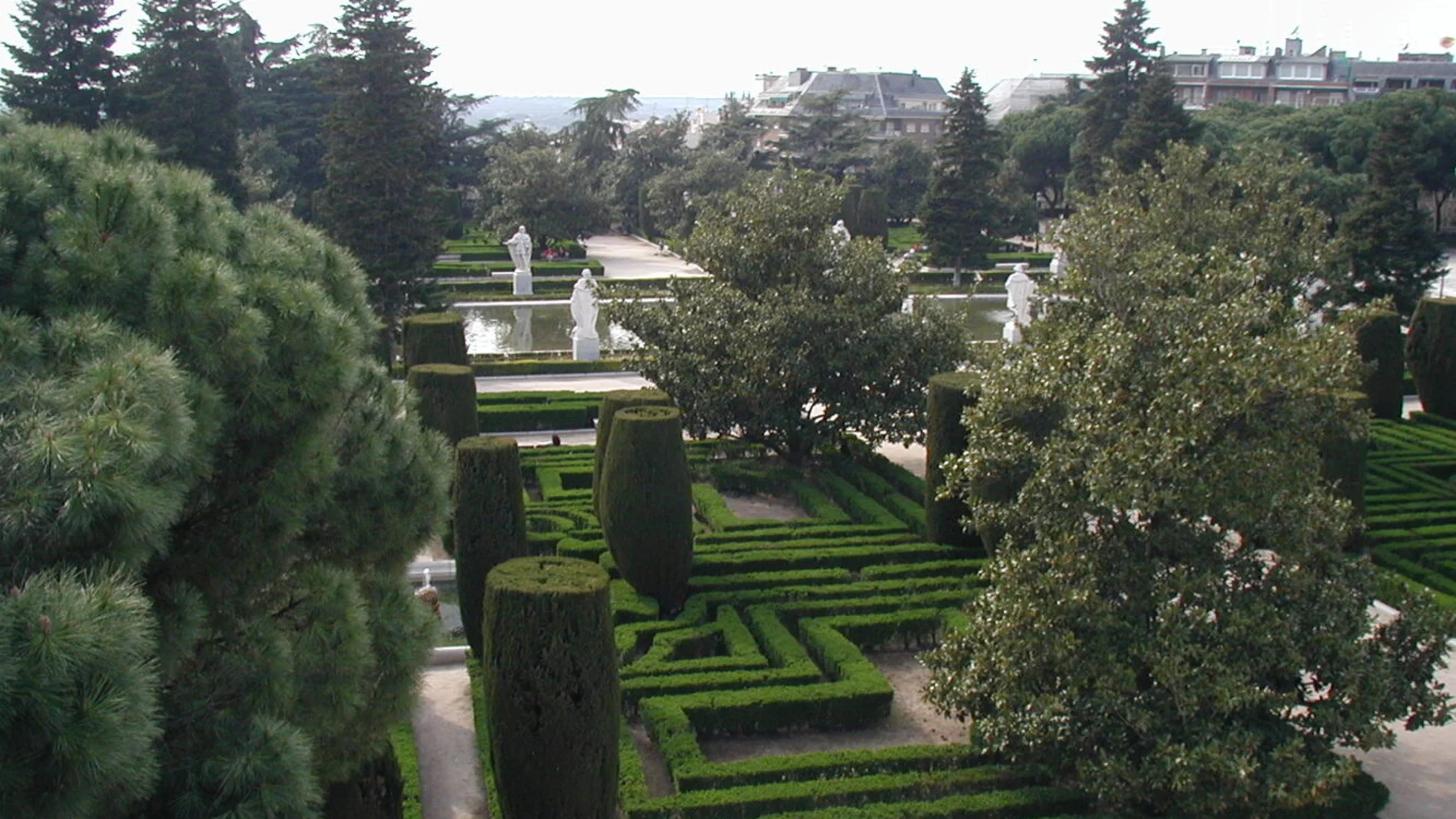 Jardines de Sabatini del Palacio real de Madrid