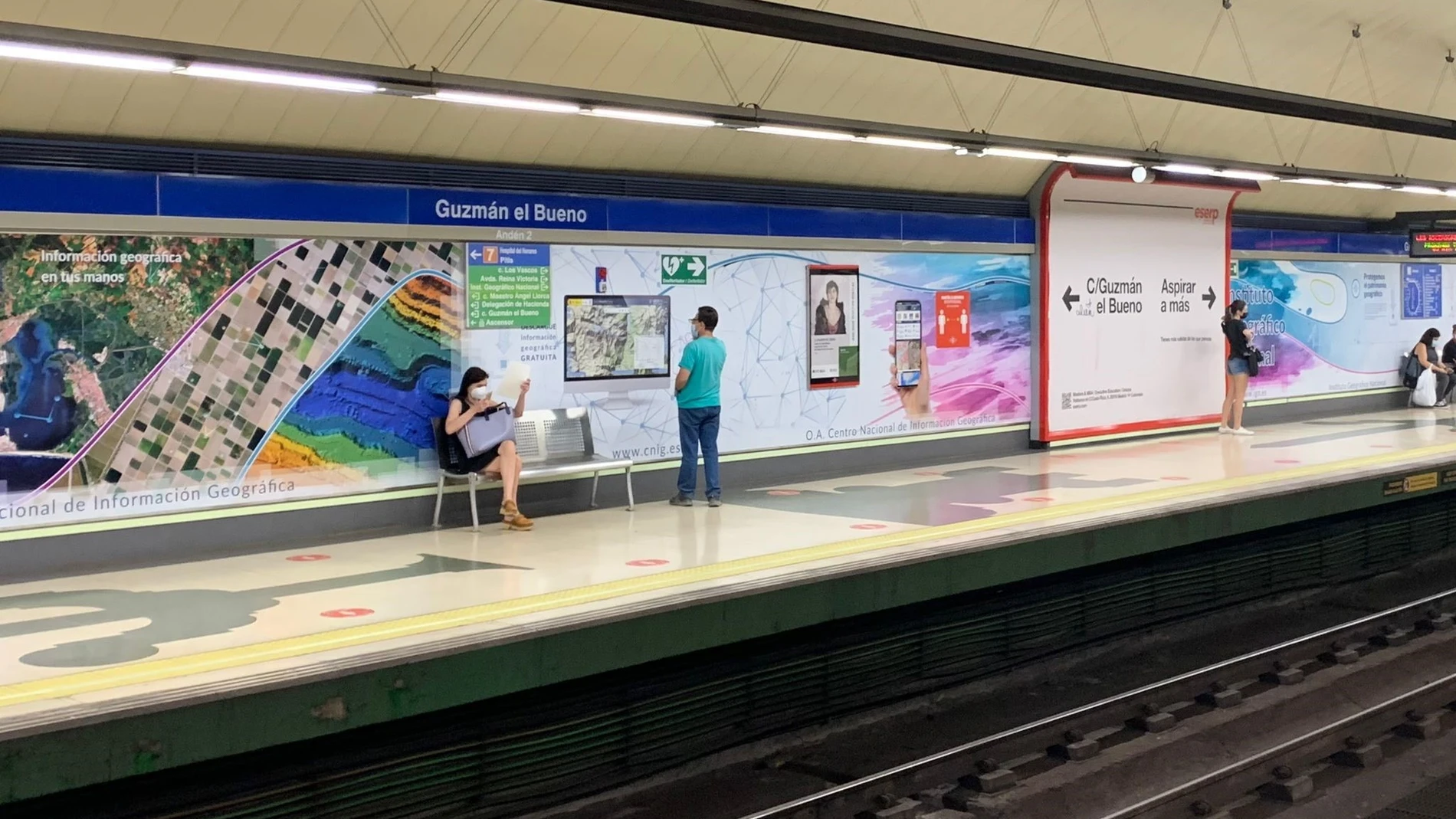 Metro de Madrid tematiza la estación de Guzmán el Bueno por el 150 aniversario del Instituto Geográfico Nacional