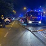 Bomberos de Madrid trabajan en la extinción de un incendio en el Centro Comercial Ermita del Santo