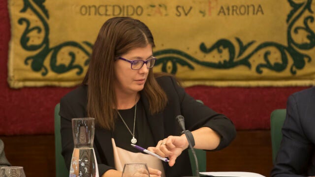 Imágenes de un pleno en el Ayuntamiento de Móstoles para reprobar a su alcaldesa, Noelia Posse
