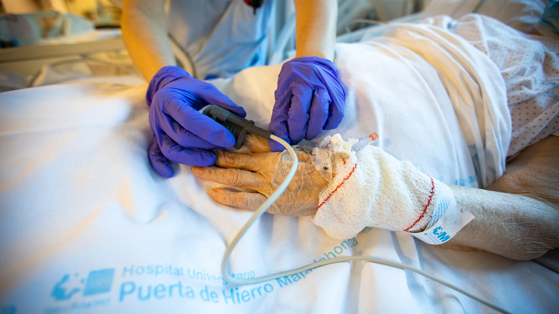 Imagen de la atención sanitaria en el hospital Puerta de Hierro de Madrid