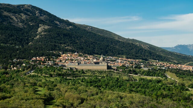 Vista de San Lorenzo de El Escorial desde la Silla de Felipe II
