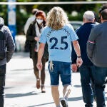 Los aficionados del Manchester City inundan las calles de Madrid horas antes del partido de semifinales de la Champions League
