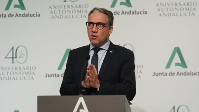 El consejero de Presidencia, Elías Bendodo, en el palacio de San Telmo