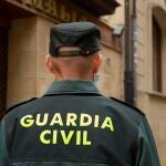 Un agente de la Guardia Civil