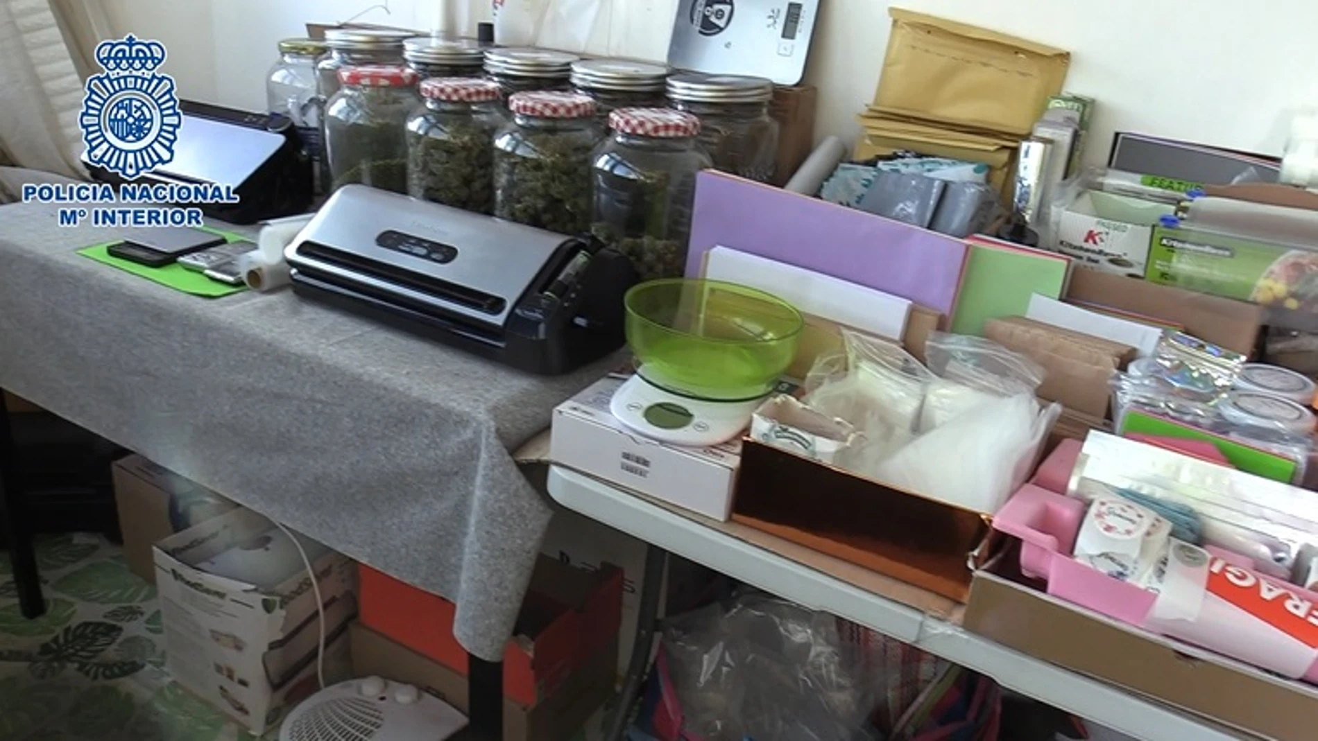 Cae una banda dedicada al 'cibermenudeo': Vendían marihuana y hachís en 27 webs