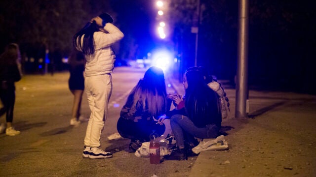 Botellones y control policial en el Parque del Oeste en Madrid