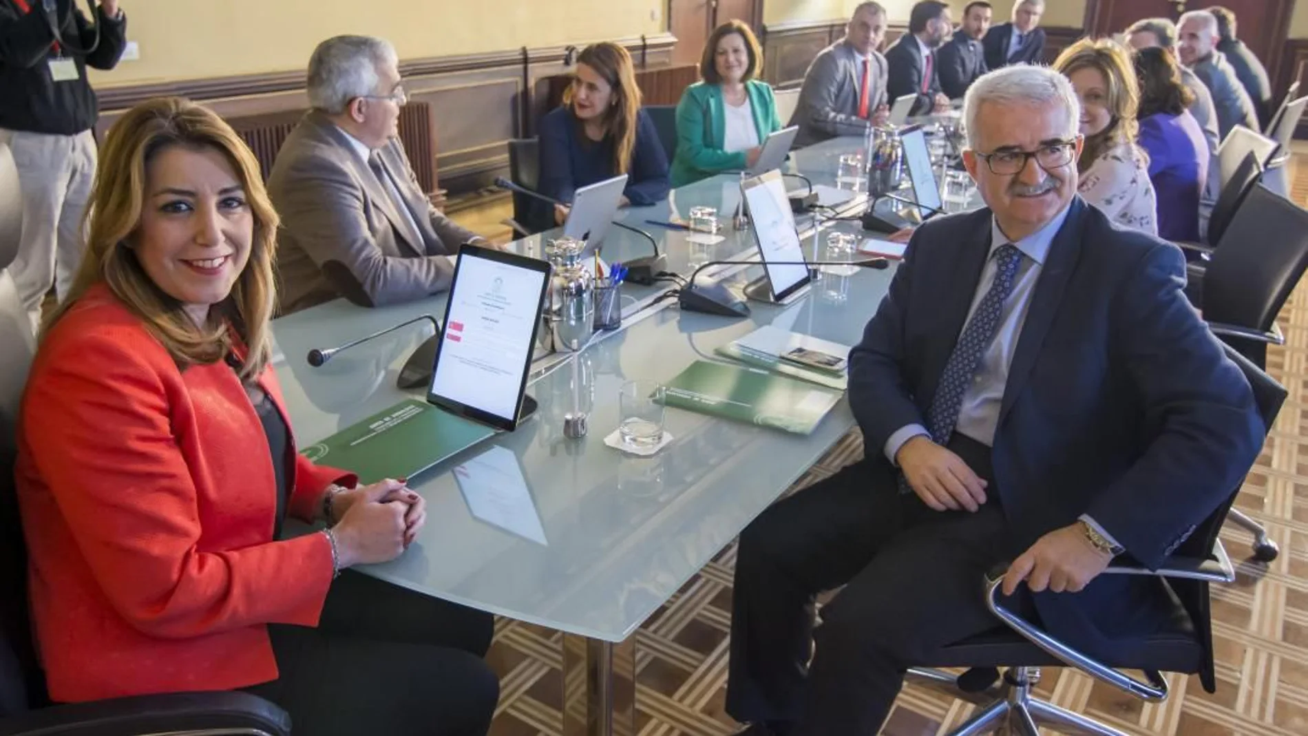 Imagen de principios de 2018 de un Consejo de Gobierno del Ejecutivo andaluz que dirigió la socialista Susana Díaz y que sufrió algún ajuste en su composición después