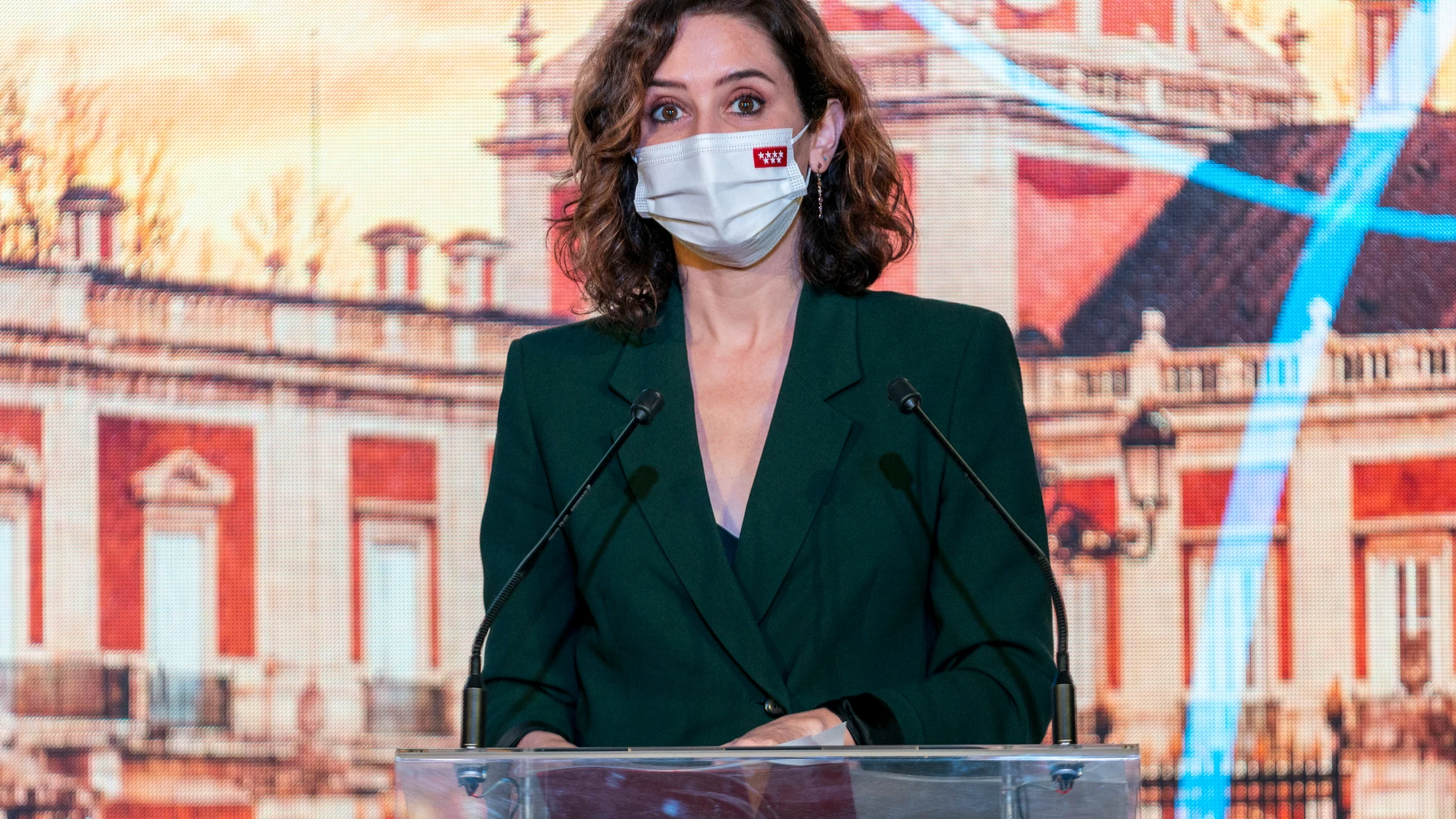 La presidenta de la Comunidad de Madrid, Isabel Díaz Ayuso, interviene en la inauguración de la jornada ‘Comunidad de Madrid en digital. Madrid, destino de inversión turística’ en el Teatro Carlos III, en Aranjuez