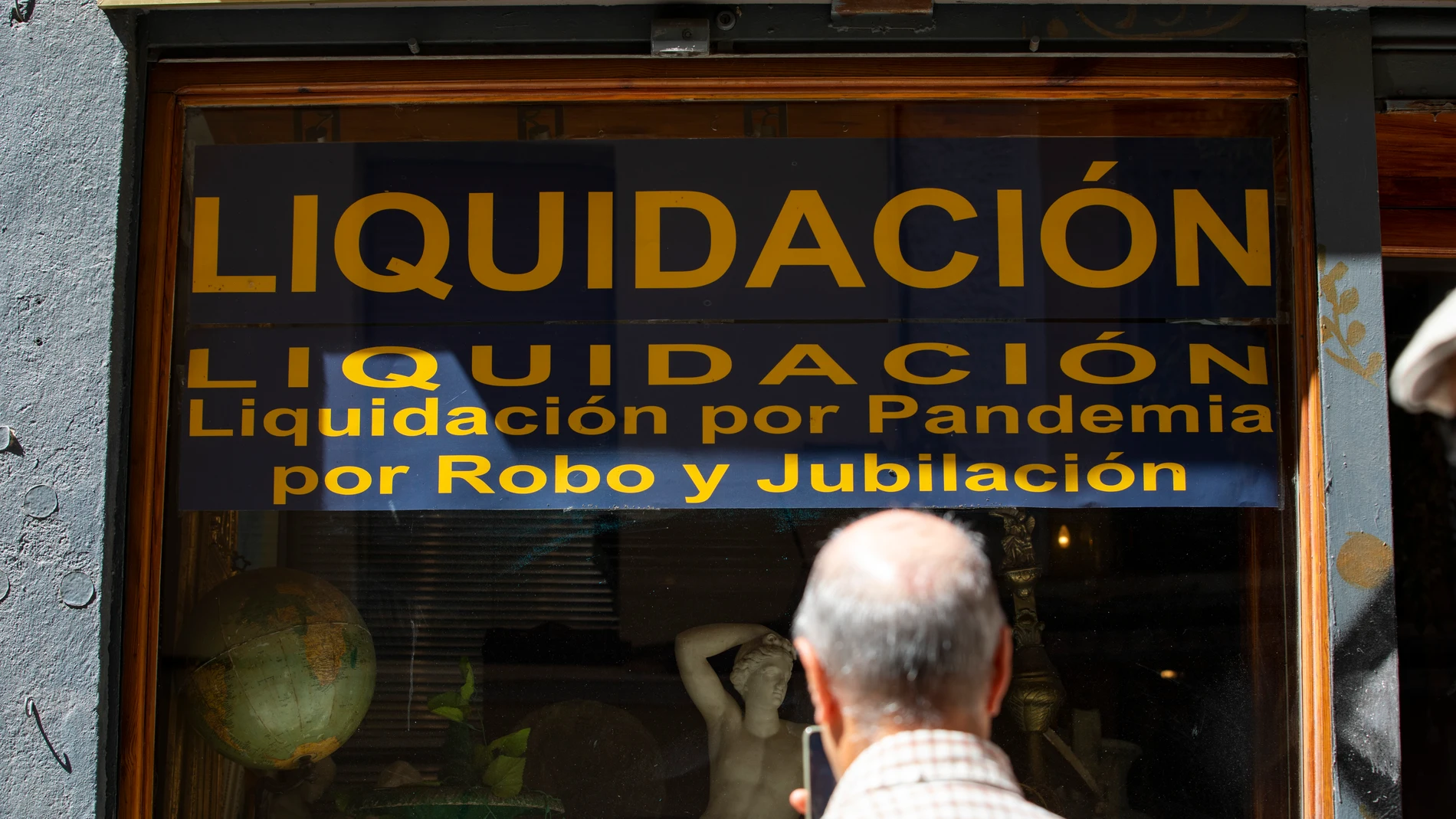 Liquidación en el Rastro de Madrid