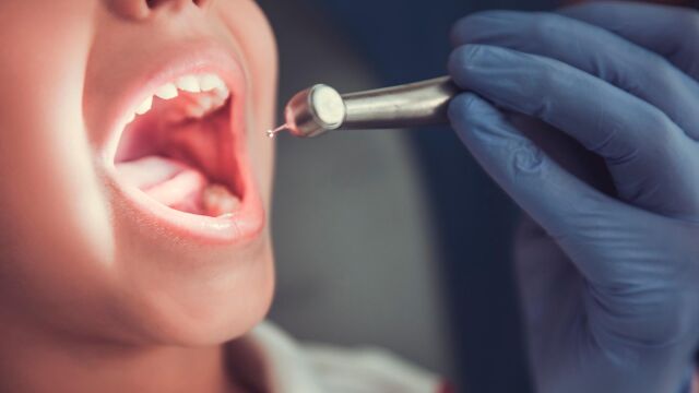 Todos los partidos están de acuerdo en incluir la salud bucodental en la Cartera de Servicios del Sistema Nacional de Salud (SNS)