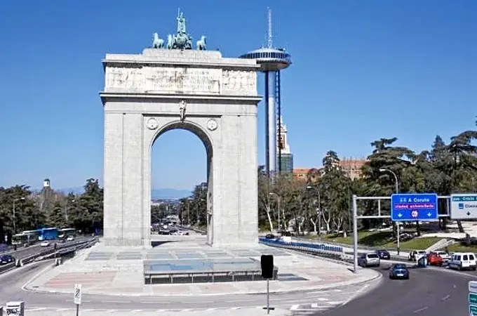 Madrid apuesta por el Arco de la Victoria (pese a que la izquierda quiere derruirlo)