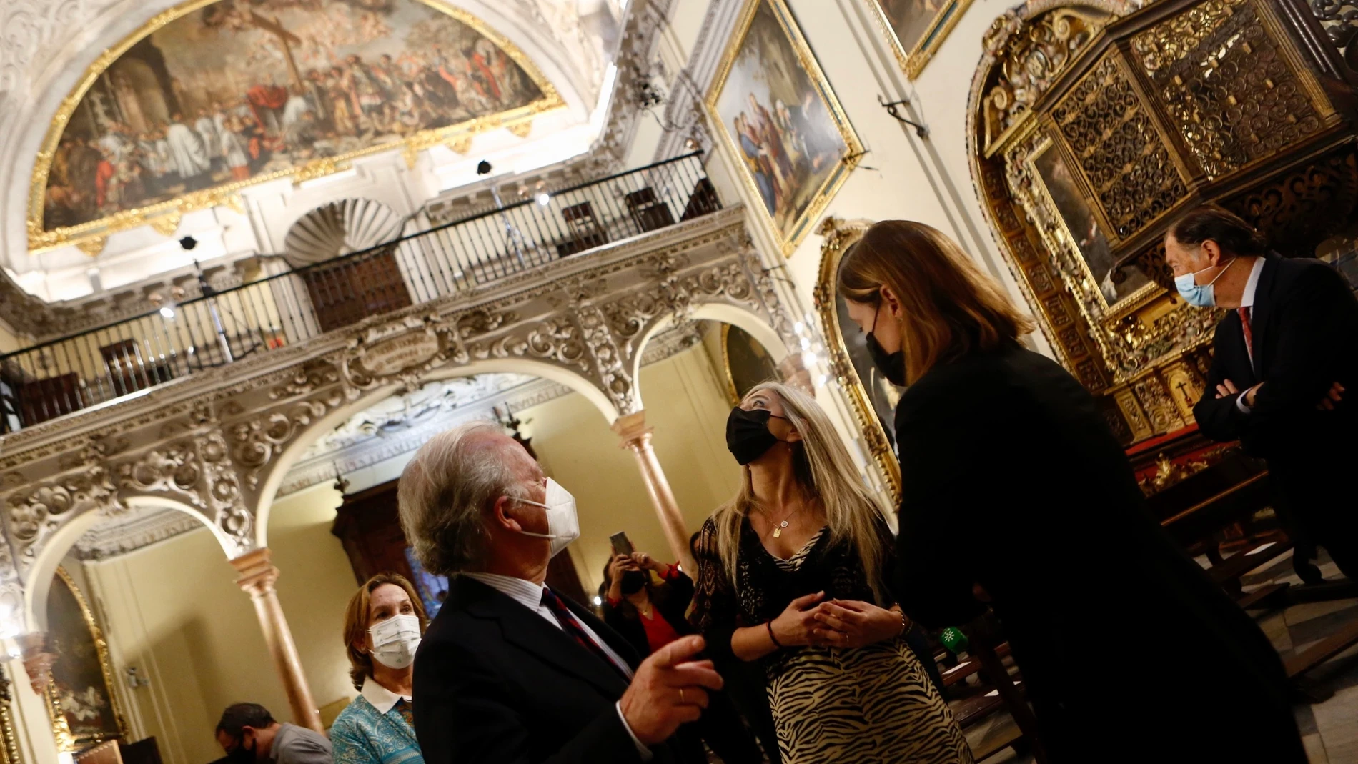 La consejera andaluza Patricia del Pozo, durante su visita al Hospital de la Caridad de Sevilla