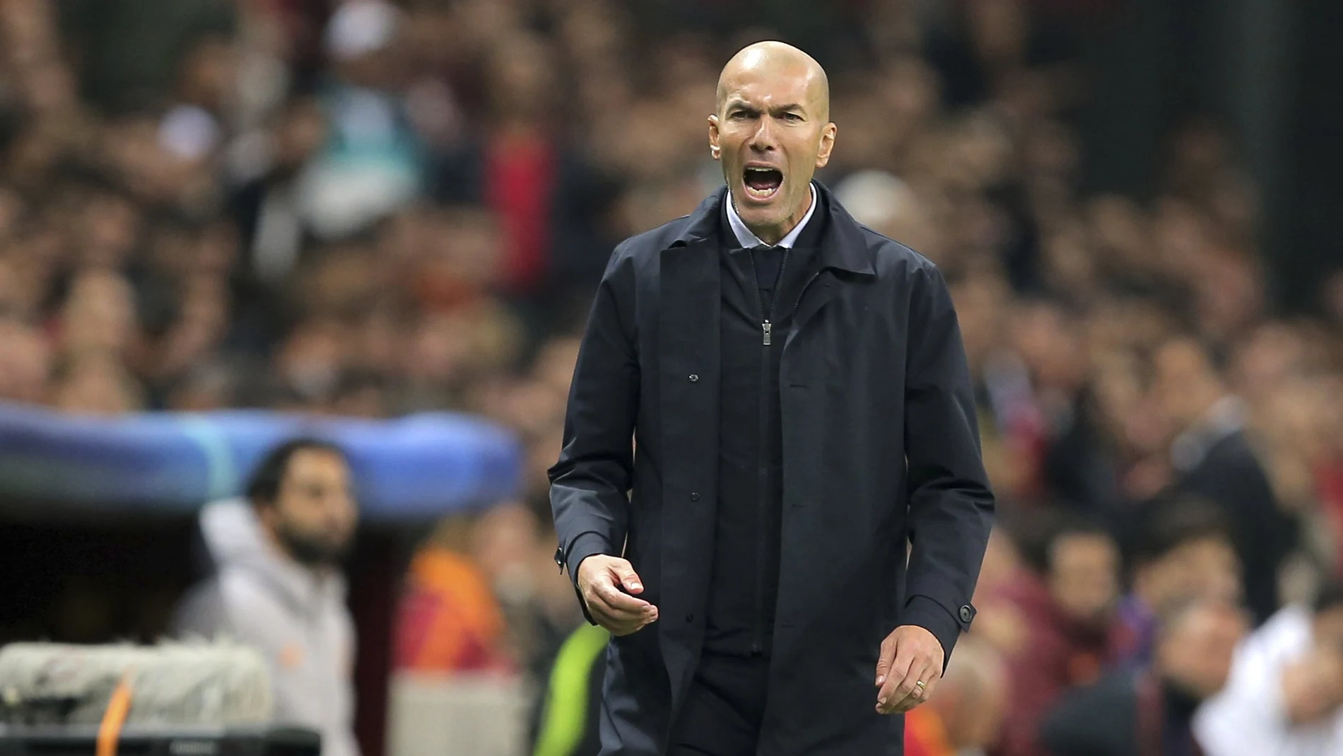Va a haber una pequeña revolución en el Real Madrid. Tampoco está claro que vaya a seguir Zidane. Lo que él decida