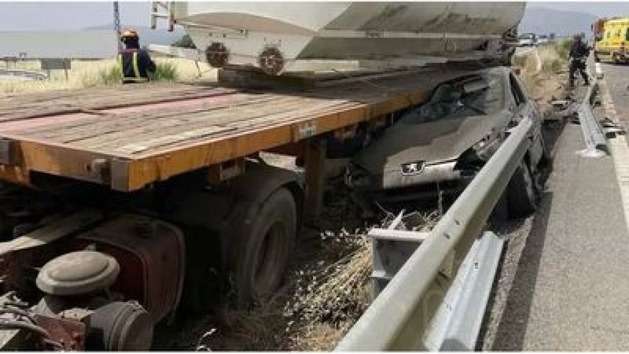 Tres Heridos Graves En Un Accidente Entre Un Tráiler Y Dos Coches En La ...