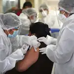  Los expertos prevén una vacunación conjunta covid-gripe a finales de 2021