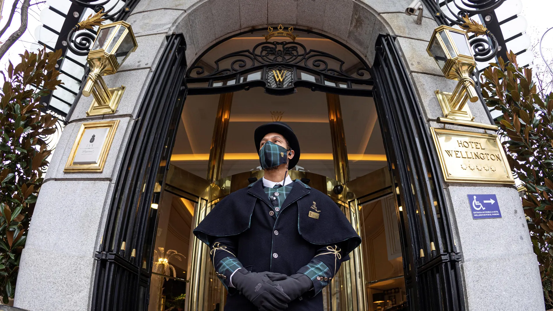 El Hotel Wellington de Madrid reabre sus puertas después de que el coronavirus obligase a su cierre durante casi un año, y tras los 6 millones de euros que se invirtieron en su renovación
