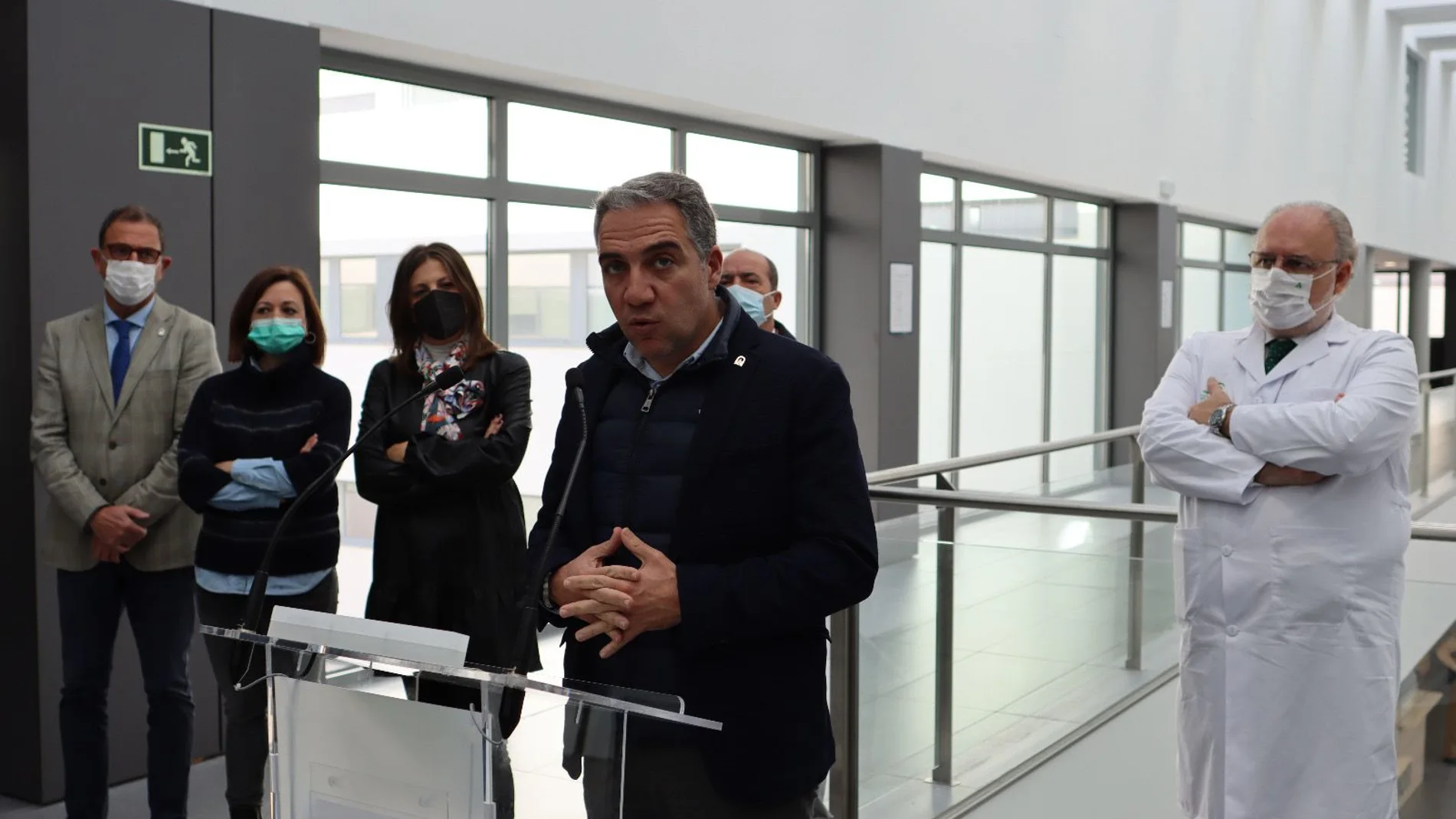 El consejero de la Presidencia y portavoz de la Junta, Elías Bendodo, ha inaugurado hoy la nueva Unidad de Medicina Intensiva del Hospital Serranía de Ronda