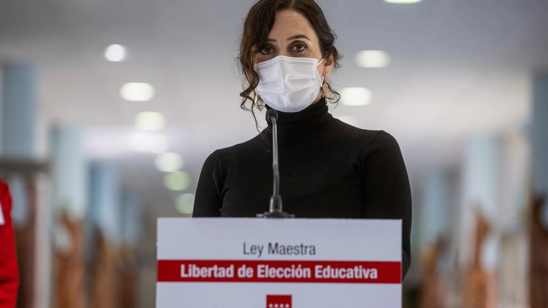 La presidenta de la Comunidad de Madrid, Isabel Díaz Ayuso, visita el Centro Público de Educación Especial María Soriano en Madrid.
