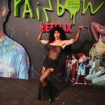 La artista Samantha Hudson posa a su llegada a la fiesta de presentación de la última película de Paco León, "Rainbow". EFE/Javier López