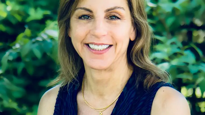 Carole Hooven: “La biología explica que los hombres busquen más sexo fuera de la pareja”