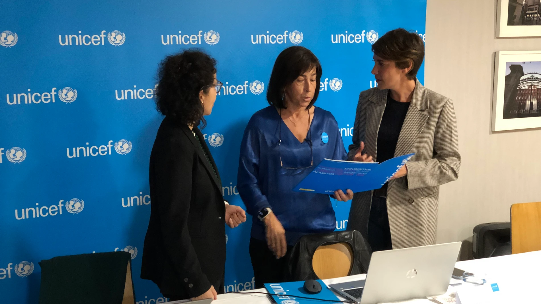 De izquierda a derecha: Belén Andrade, Eugenia García y Rocío Gutiérrez, durante la presentación de los datos correspondientes a Castilla y León del informe de Unicef