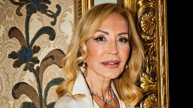 Carmen Lomana