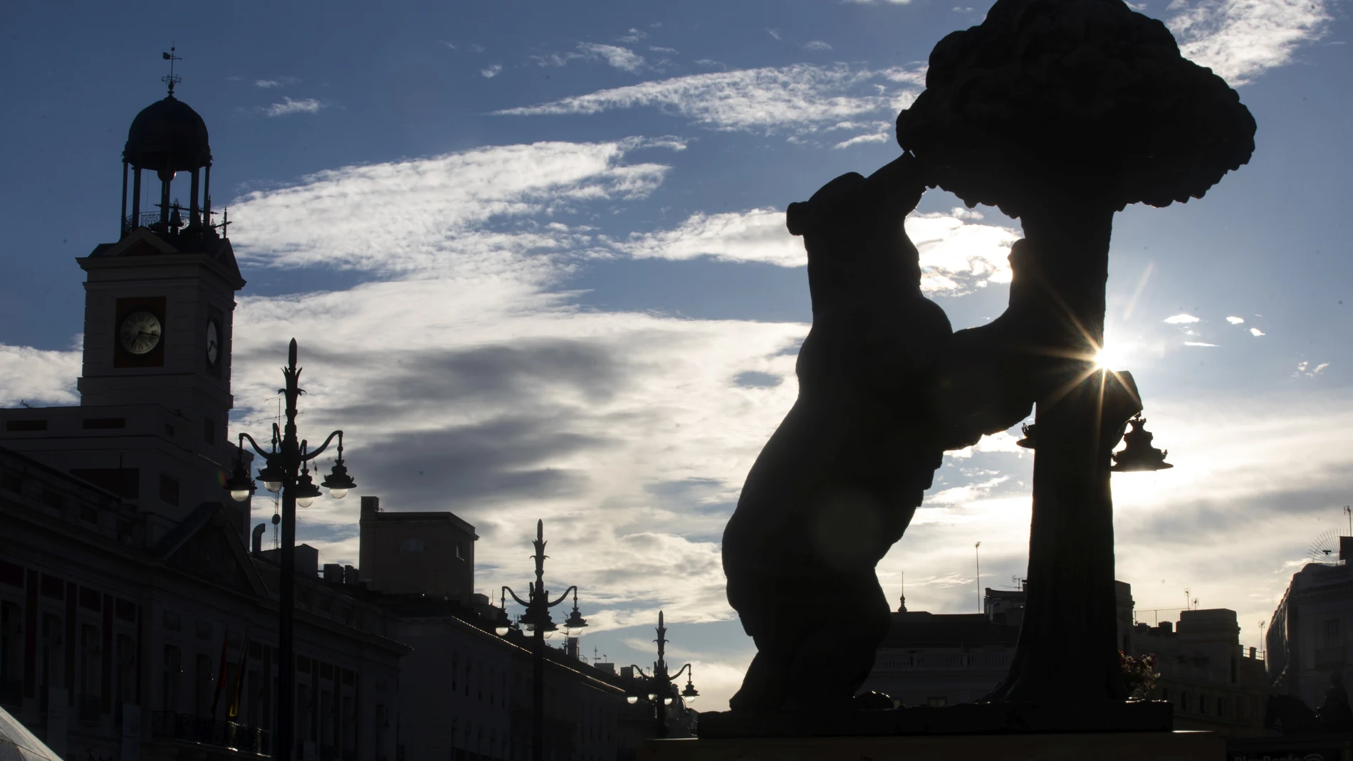 Imagen de la Puerta del Sol de Madrid con el Oso y el Madroño