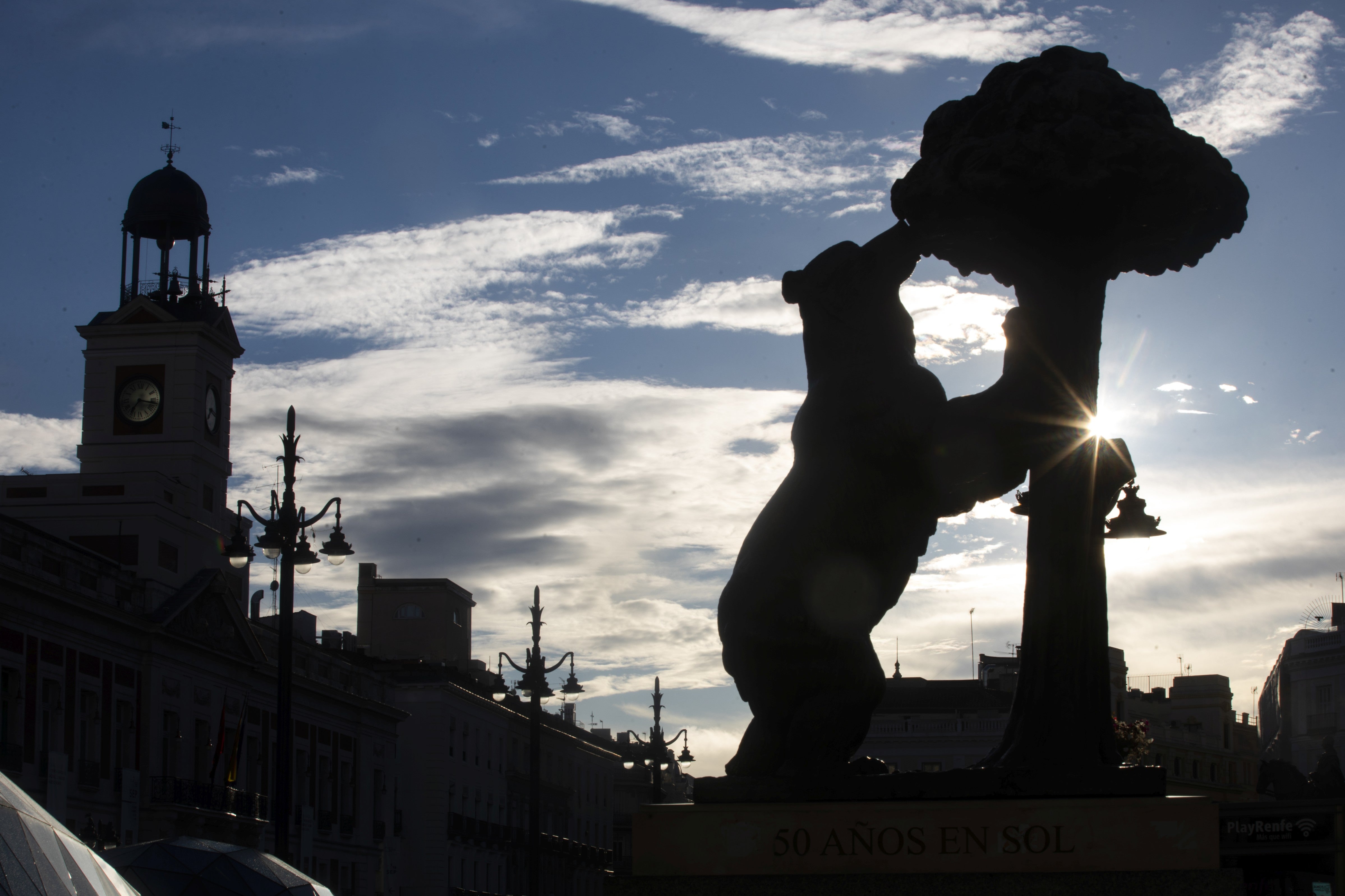 Imagen de la Puerta del Sol de Madrid con el Oso y el Madroño